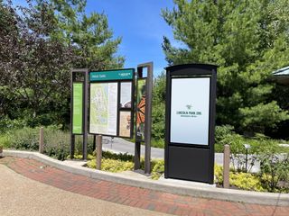 The Lincoln Park Zoo donned with digital signage from Peerless-AV.