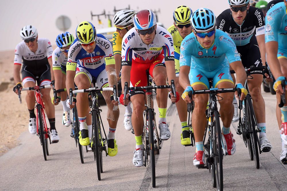 Alexander Kristoff in the elite 15-rider front group.