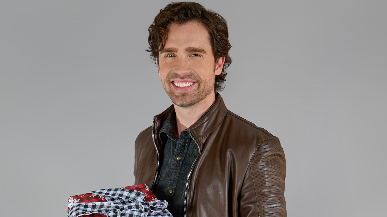 Alec Santos stars in Unwrapping Christmas: Tina&#039;s Miracle.