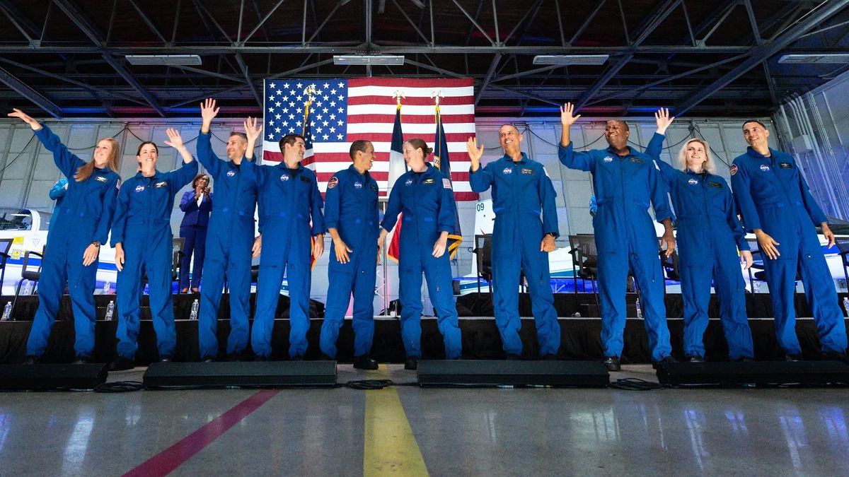 Obejrzyj dzisiejszego absolwenta kolejnej klasy astronautów NASA w bezpłatnej transmisji na żywo (wideo)