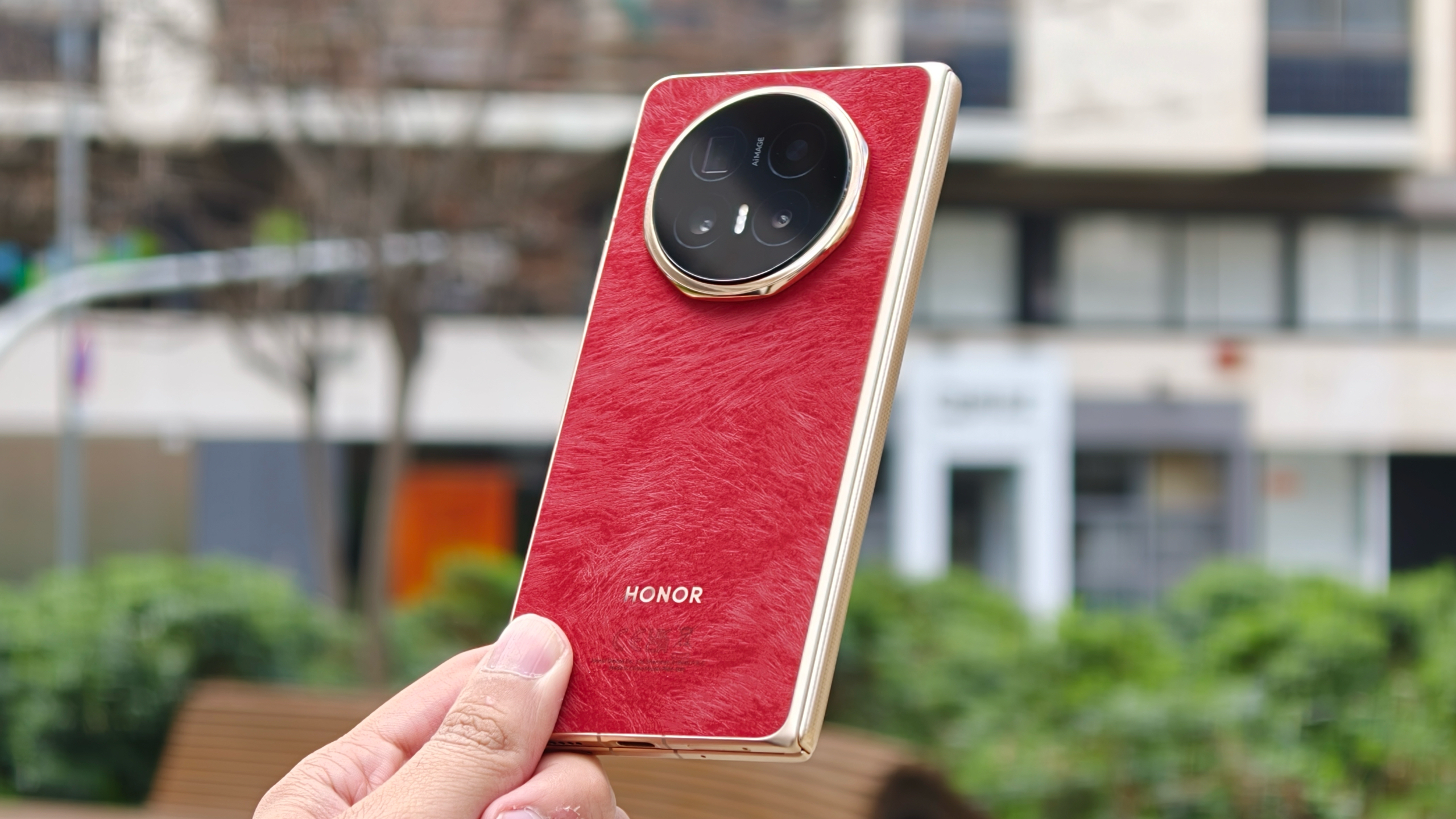 Hands on with Honor Magic V6