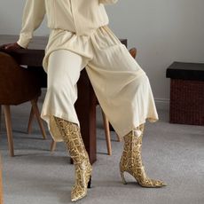 undefined-266140-1535056724030-square