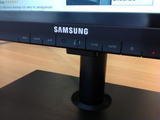 Samsung 24in 24A650X - face buttons