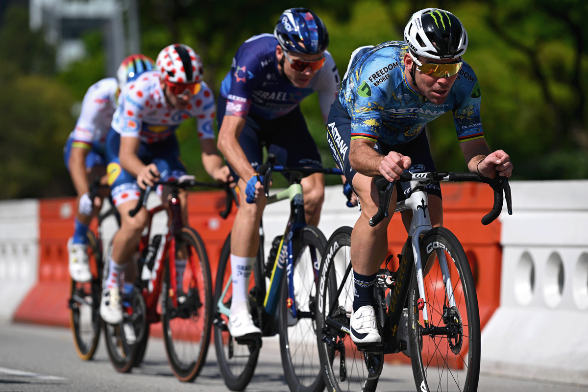 Mark Cavendish leads the legends quartet in the team time trial