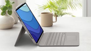 Logitech Combo Touch for iPad Air (2020)