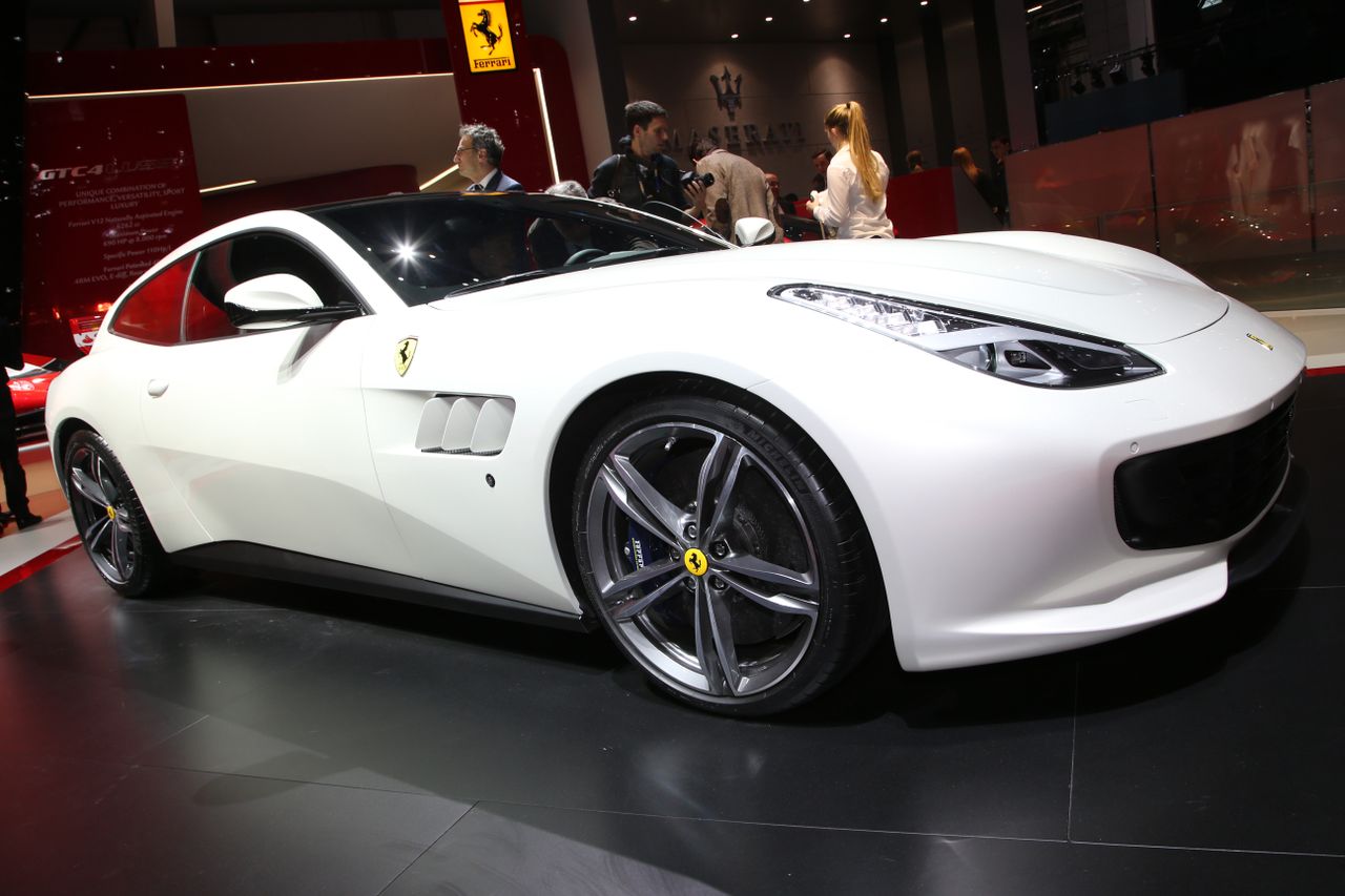 Ferrari GT4C Lusso.jpg