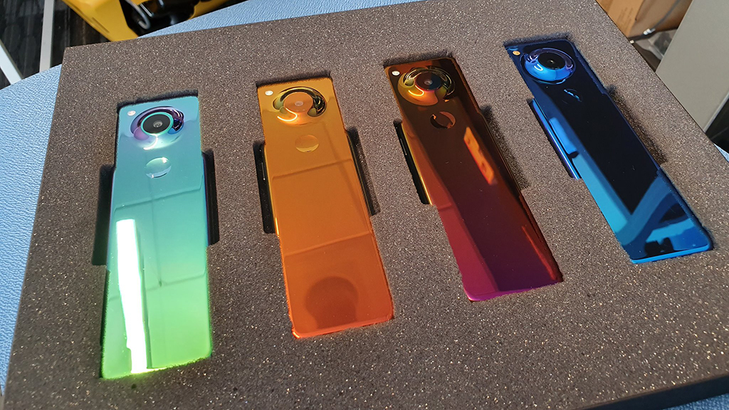 Essential's 'GEM' phone