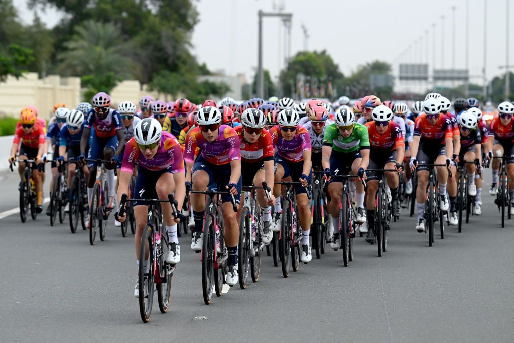 Peloton raced from the Louvre Abu Dhabi Museum to Abu Dhabi Breakwater on stage 4