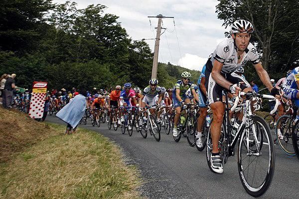 Julian Dean (Cr&eacute;dit Agricole) on terrain that is not known to be good for sprinters.