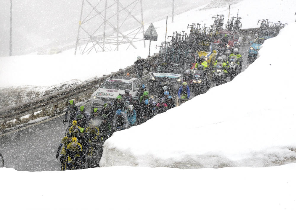 The peloton climbs the Passo Stelvio on stage sixteen of the 2014 Giro d'Italia