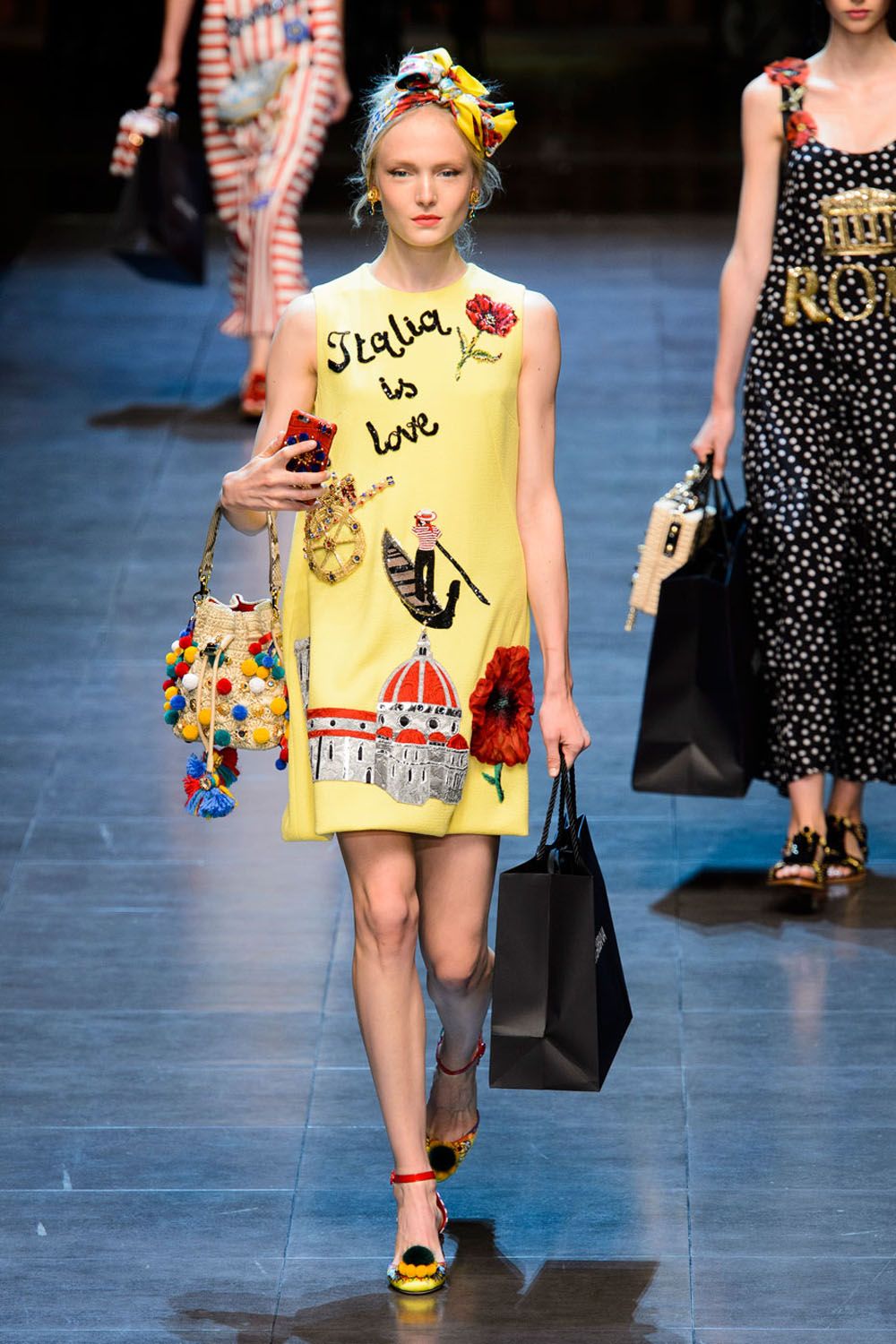 Dolce And Gabbana SS16 Fashion Show Pictures | Marie Claire UK