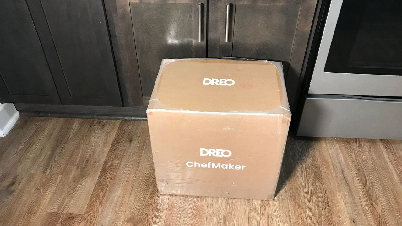 dreo chefmaker in delivery box