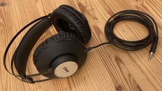 Best headphones for digital piano: AKG K72