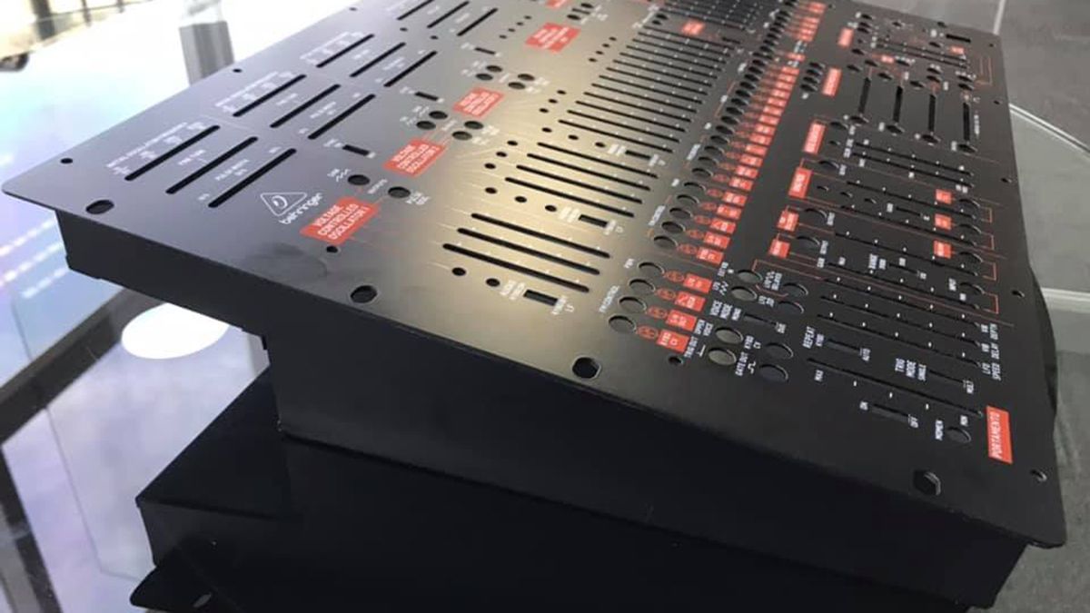Behringer 2600