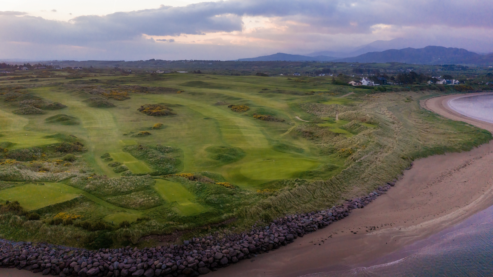 The 6th hole and others at Dooks