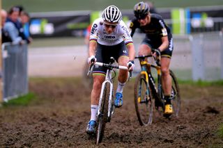 World cyclo-cross champion Sanne Cant (IKO-Crelan) leads the 2019/20 Superprestige series after two rounds