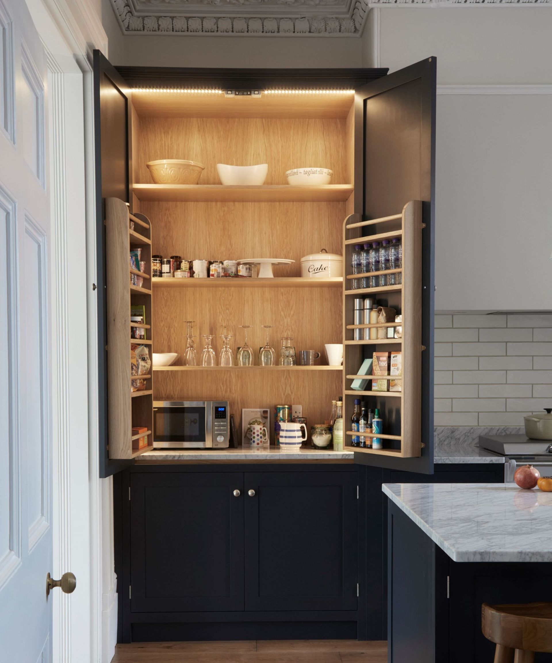 How to convert your kitchen cabinets into a pantry: 7 steps