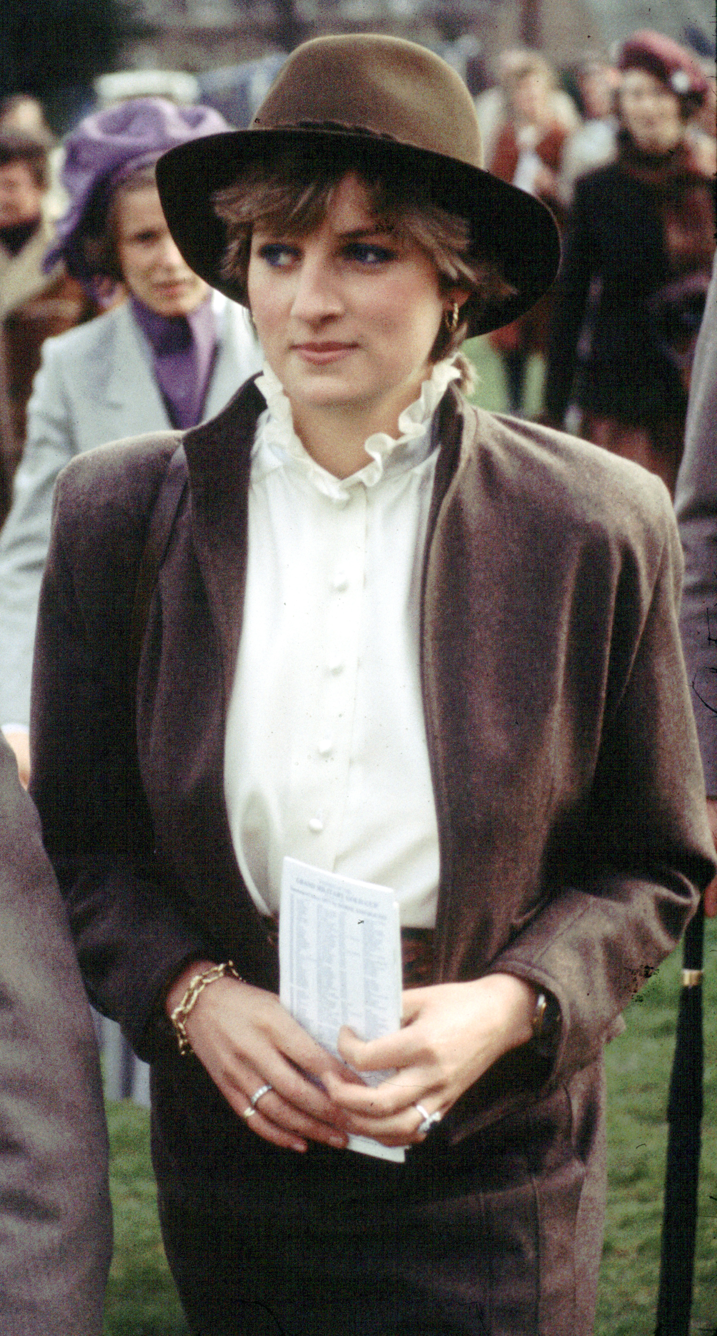 diana - at the races
