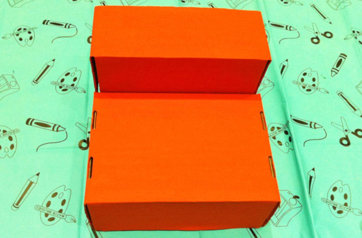 How to make a toy kitchen | Cardboard-box craft | GoodtoKnow