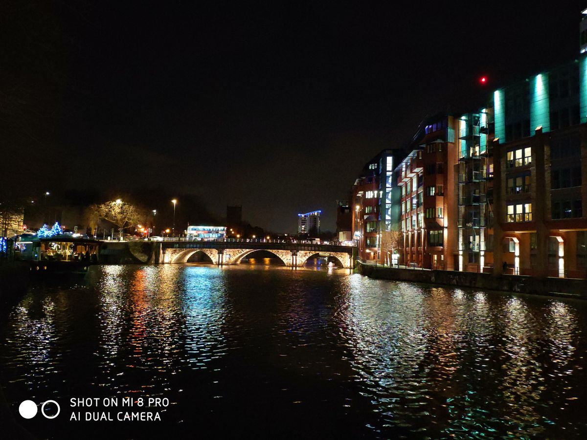 A fair amount of noise in the centre of the image, but the water reflections look good.