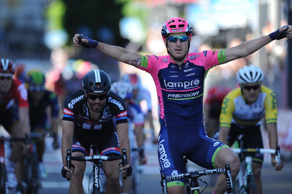 Sacha Modolo (Lampre-Merida) wins stage 17.
