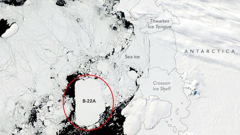 Colossal Iceberg Trapped Near Antarctica's 'Doomsday Glacier' For 20 ...