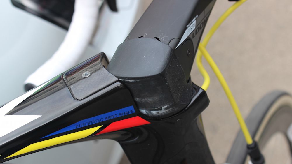 A closer look at the stem/head tube junction