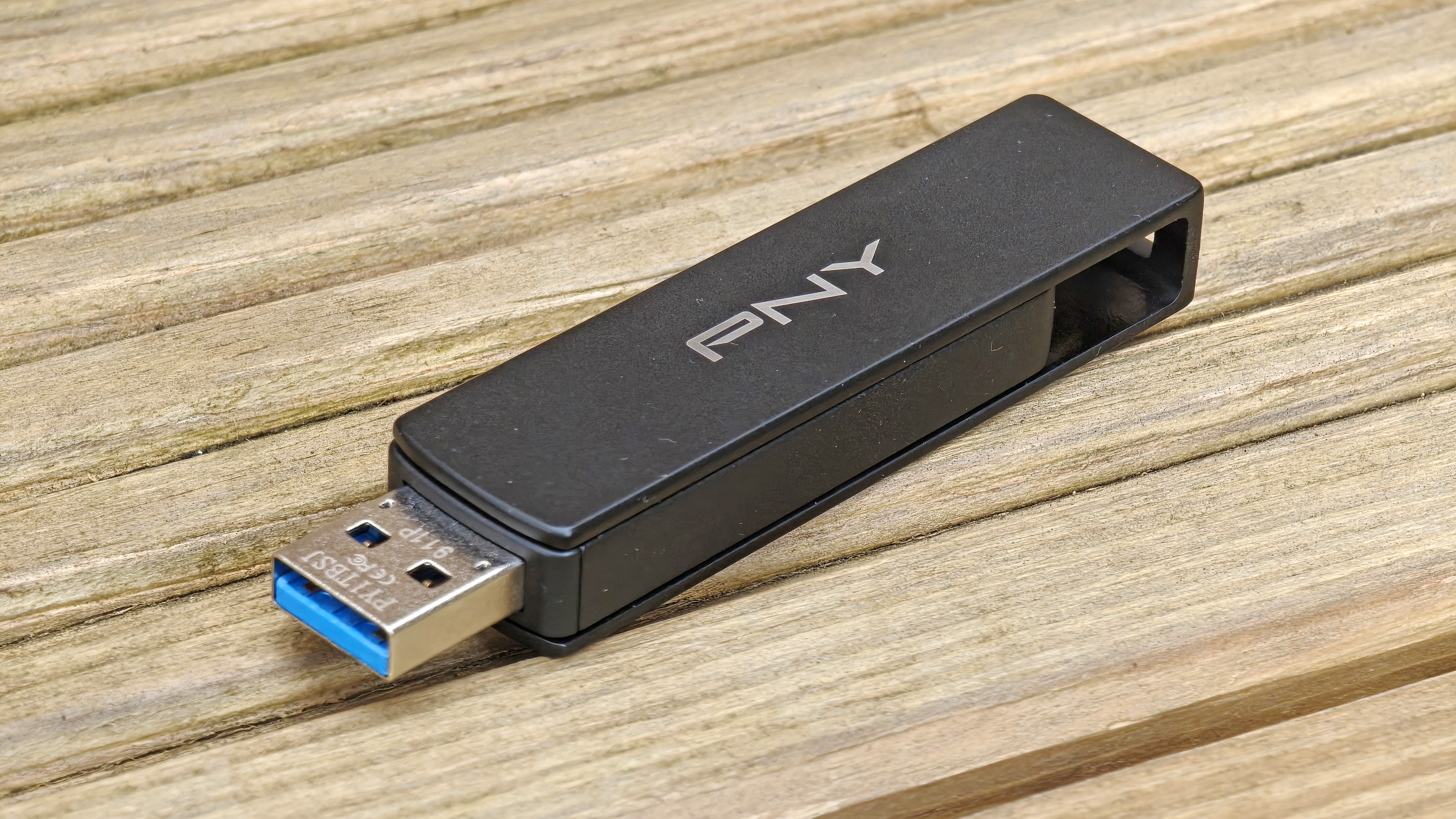 PNY Duo Link V3 flash drive