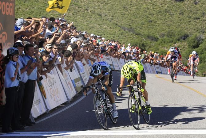 Kwiatkowski and Santambrogio battle for the line in San Luis