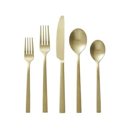 5 signs you need to replace your flatware: according to experts | Homes