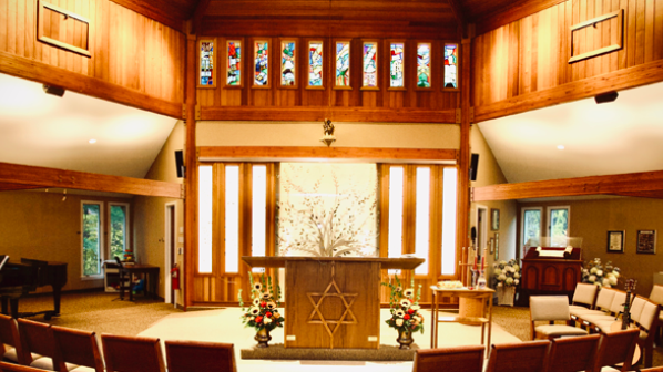 A Jewish congregation center turns to Listen Technologies for assistive-listening solutions.