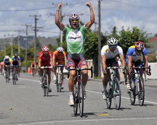 Wearing the sprint classification jersey Jay Thompson (Fly V Australia) takes his first win for his new team.