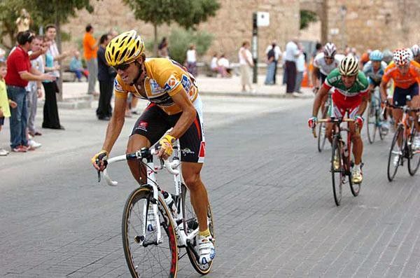 Valverde surges
