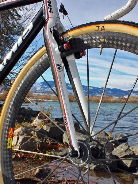 Anthony's team-edition Supernova uses a Ritchey Carbon Pro 'cross fork.