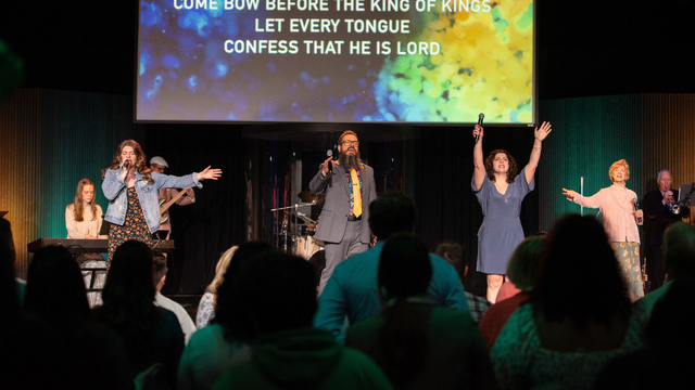Central Assembly of God Elevates Worship Sound with d&amp;b audiotechnik Soundscape with En-Scene.