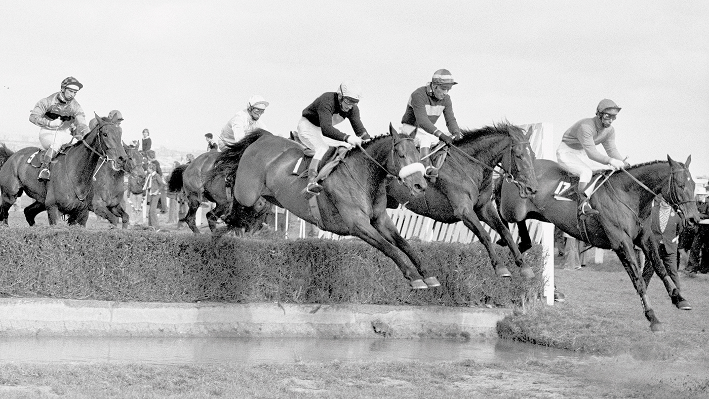 Horse Racing - 1977 Grand National - Aintree