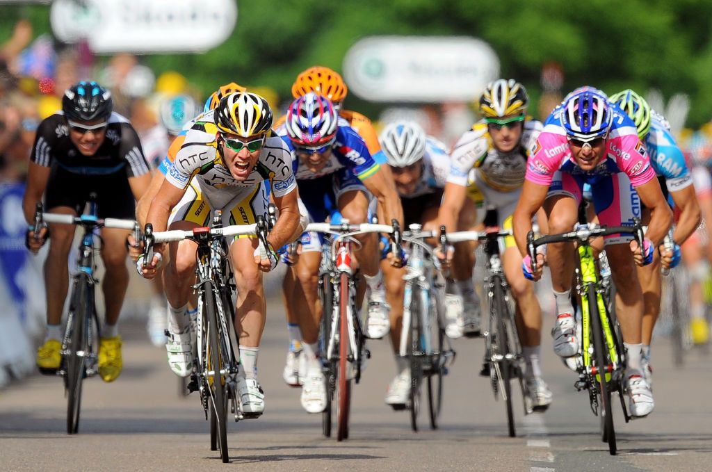Cycling: 97th Tour de France 2010 / Stage 6
Arrival Sprint / CAVENDISH Mark (GBR)/ FARRAR Tyler (USA)/ PETACCHI Alessandro (ITA)/ MC EWEN Robbie (AUS)/ CIOLEK Gerald (GER)/
Montargis - Gueugnon (227,5 Km)/
Ronde van Frankrijk / TDF / Rit Etape / (c)Tim De Waele