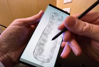 Pintando con el S Pen en el Samsung Galaxy S22 Ultra
