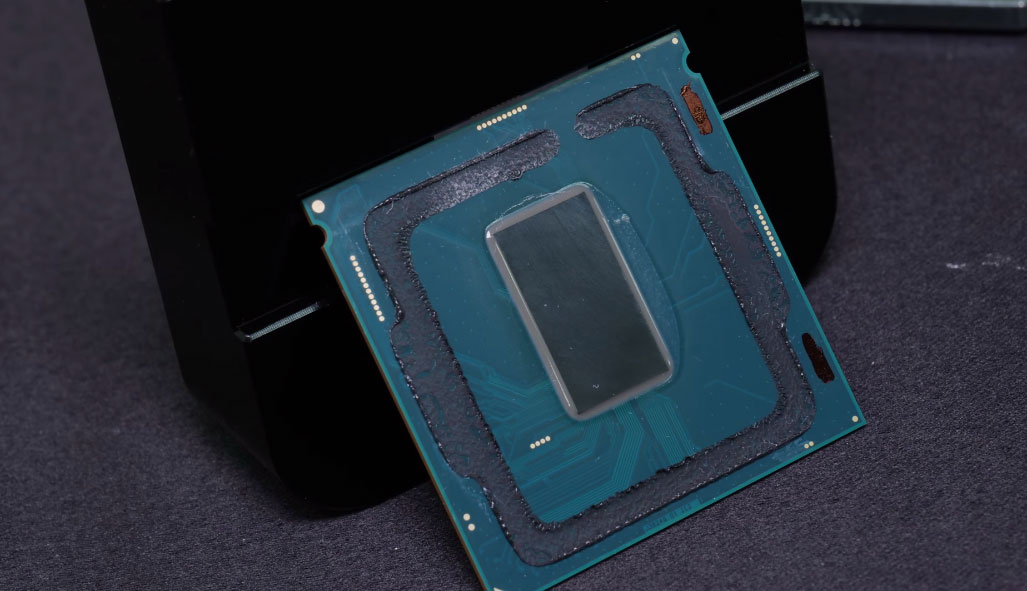 Intel's Core i7-8086K anniversary CPU gets delidded and