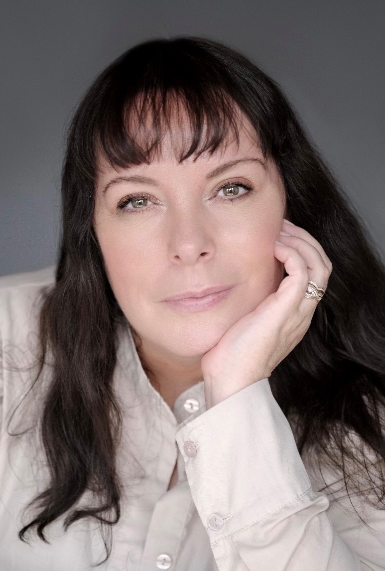 Amanda Bell headshot