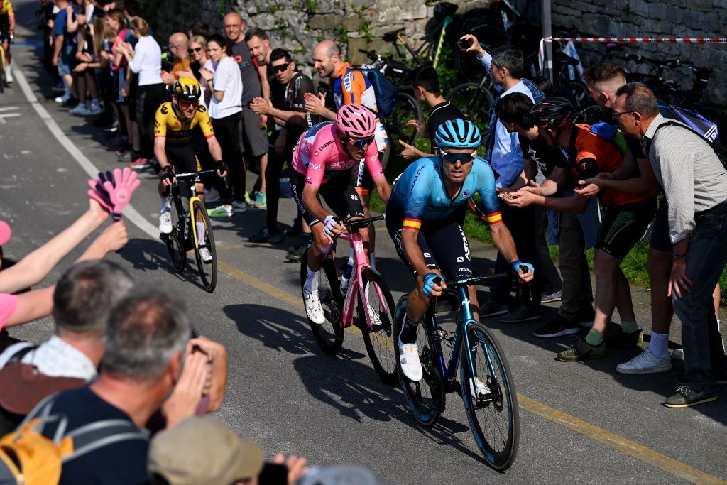 Sam Oomen (JumboVisma), Bruno Armirail (Groupama FDJ) and Luis Leon Sanchez (Astana Qazaqstan) on the Roncola Alta