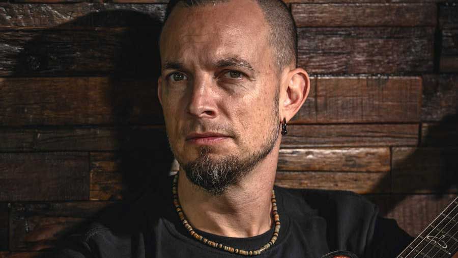 Mark Tremonti headshot