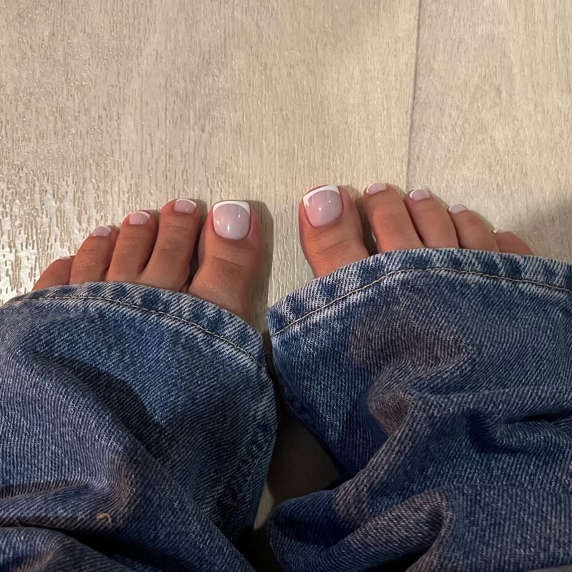 Square French pedicure