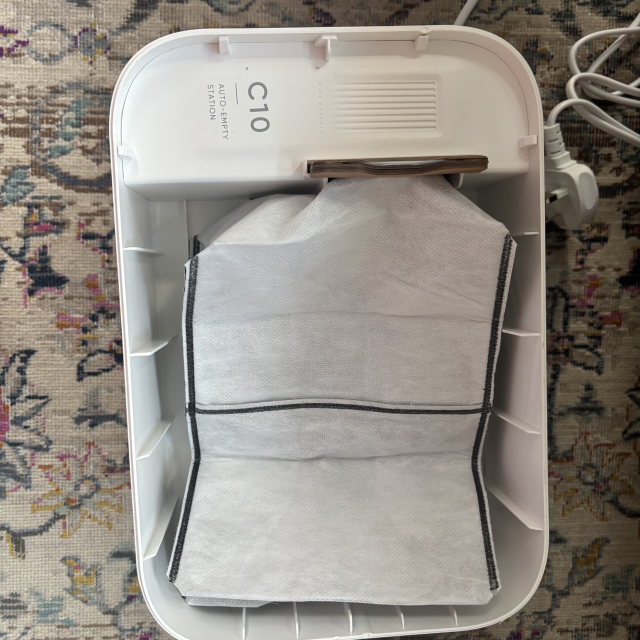 eufy Robot Vacuum C10 White with Self Empty Station unboxing