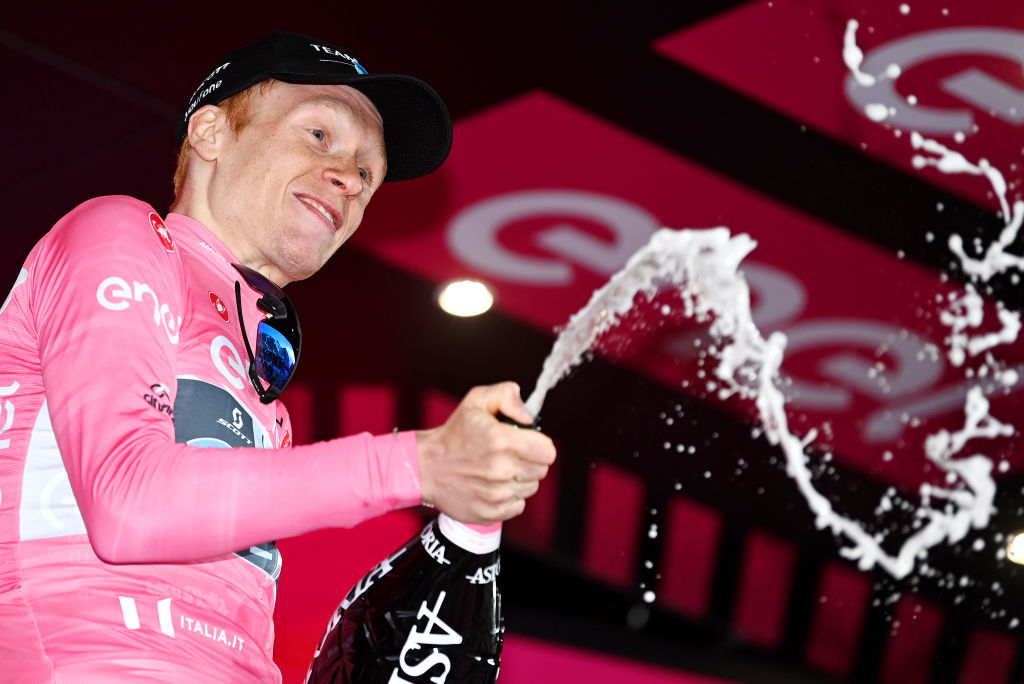 Andreas Leknessund (Team DSM) stayed in pink after stage 7