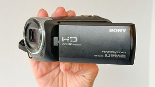 Sony HDR-CX405 camcorder
