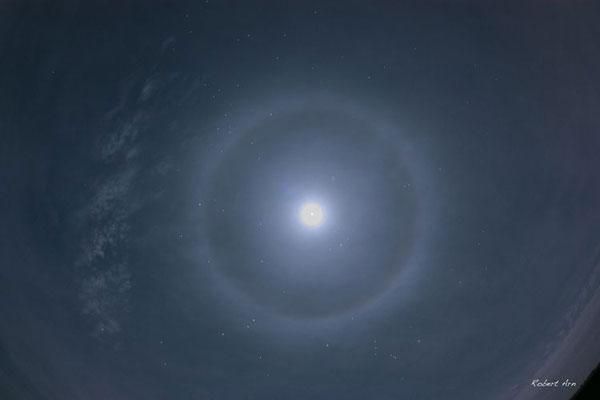 lunar-halo2-110426-02