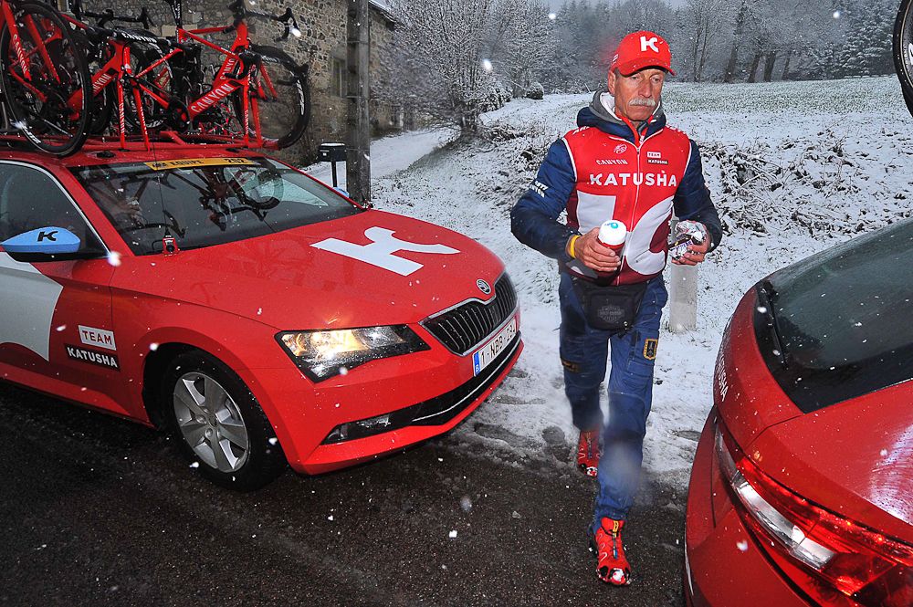 A Katusha soigneur gets ready for the riders to climb into the team vehicles.