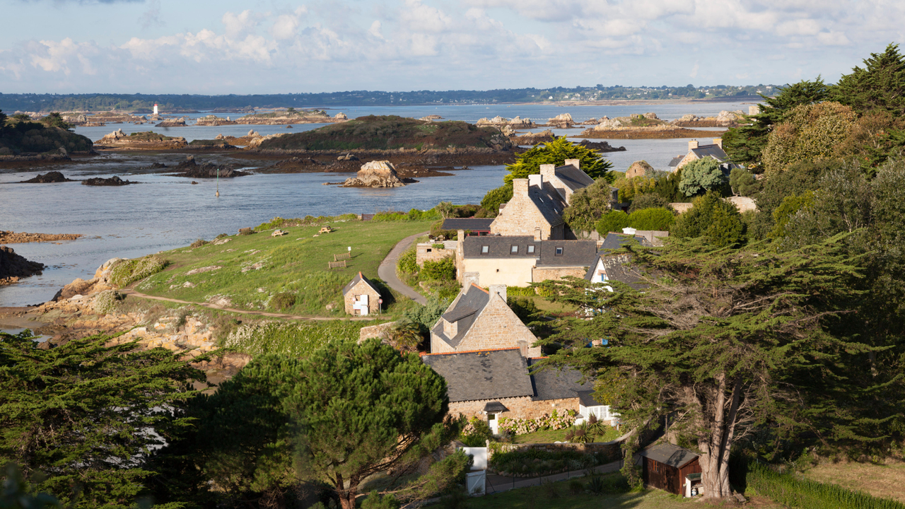 A high angle shot on houses of Brehat from the vantage point of the Saint Michel chapel. 