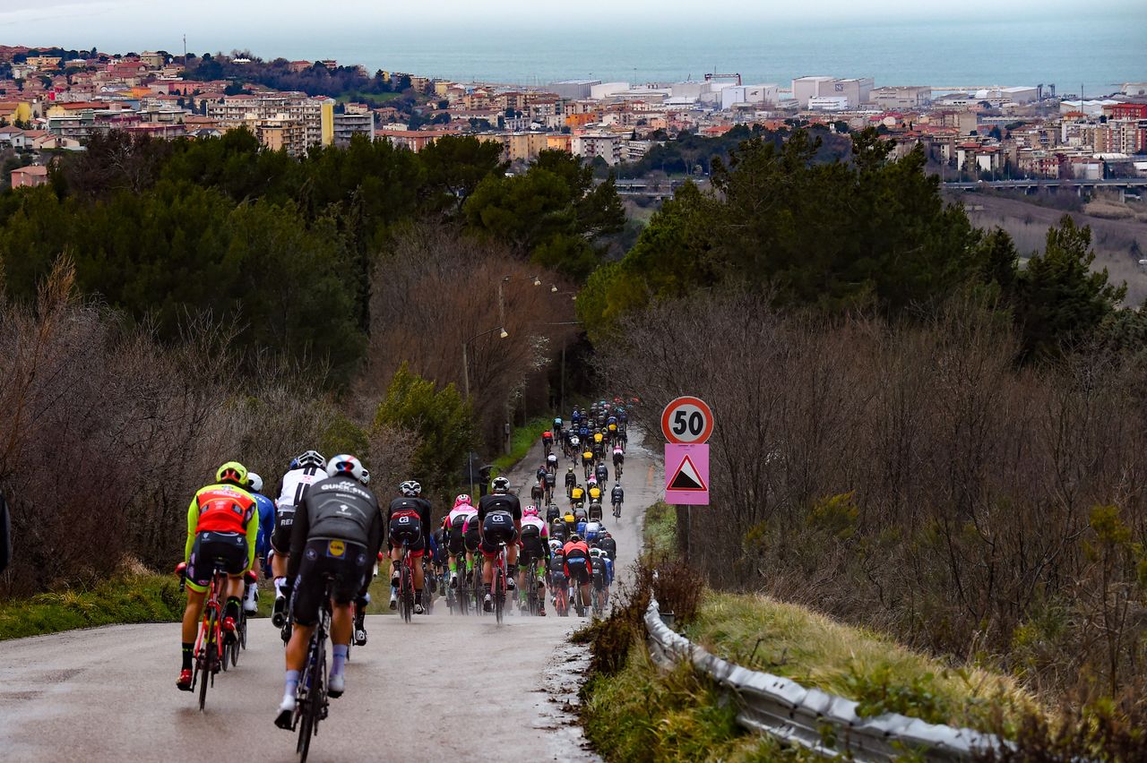 A wet stage 6 of Tirreno-Adriatico